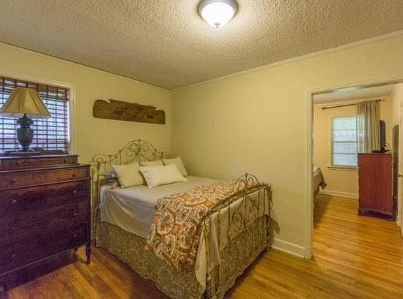 2nd image of 532 Eastbourne Pl