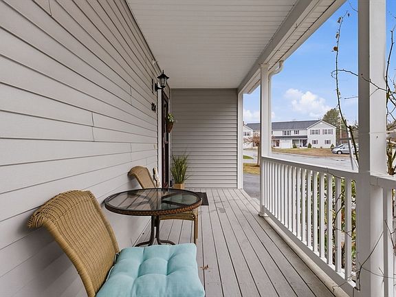 4th image of 90 Rangeway Rd #204