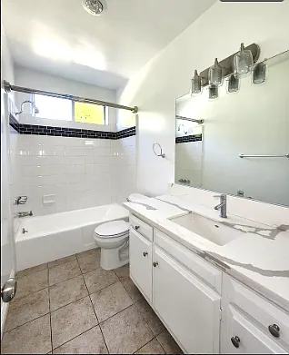 2635 28th St #10 — Photo 6