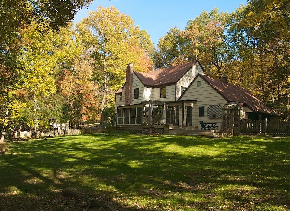 2nd image of 9 Tall Timber Dr