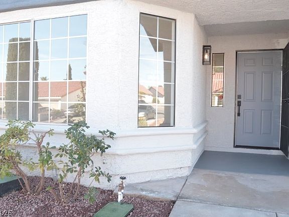 3rd image of 8657 Portofino Ct