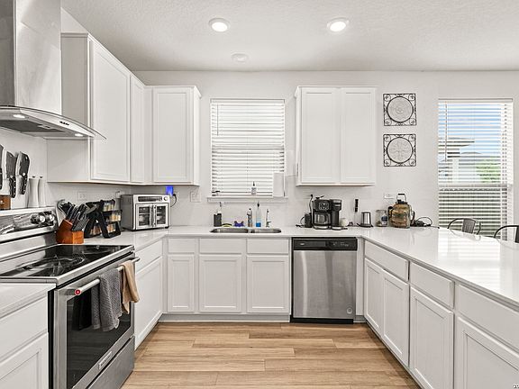 2nd image of 355 Deer Crest Dr