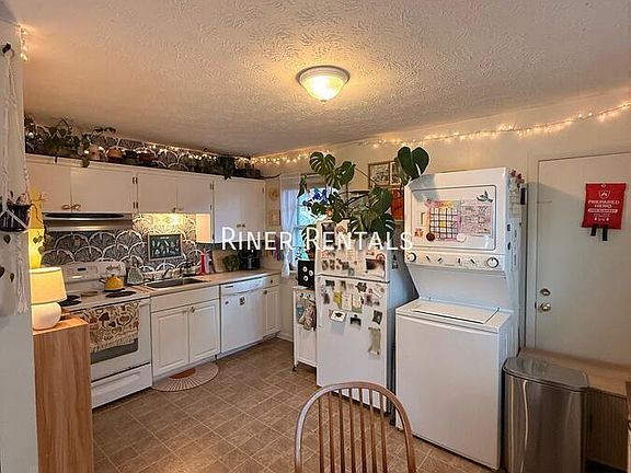 4th image of 260 W Elizabeth St