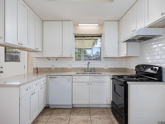 4th image of 16522 Batavia Ave