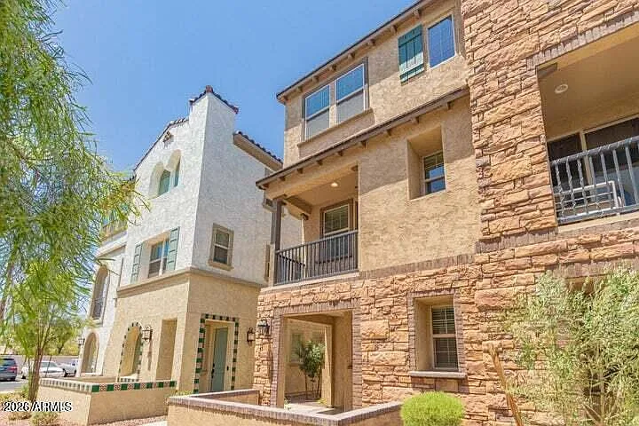 2 bed, 2.5 bath, 1476 sqft, $2,100 — Photo 2