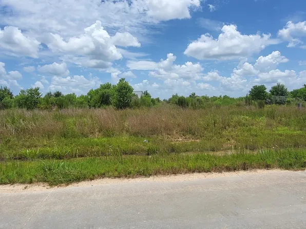 590 Road 5702, Cleveland, TX 77327