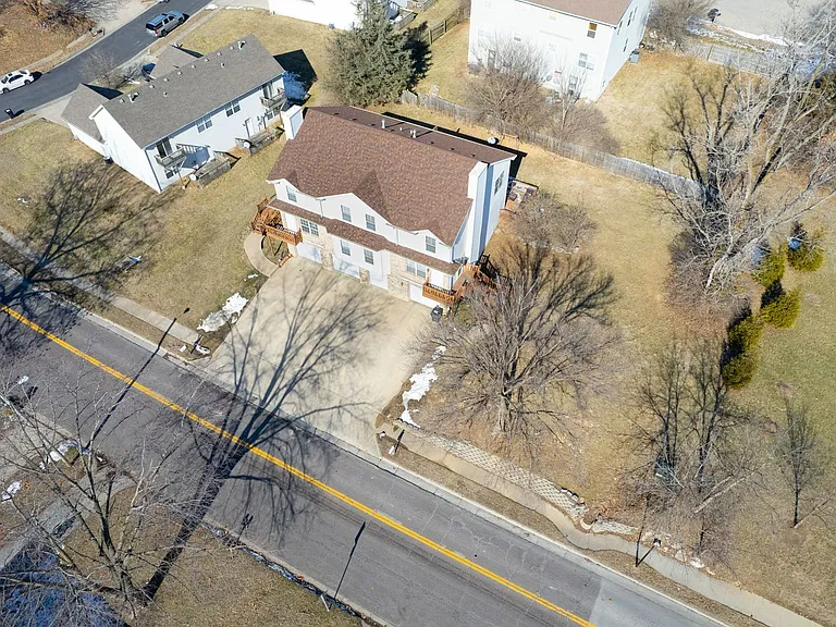 2109-2111 Primrose Dr — Photo 11