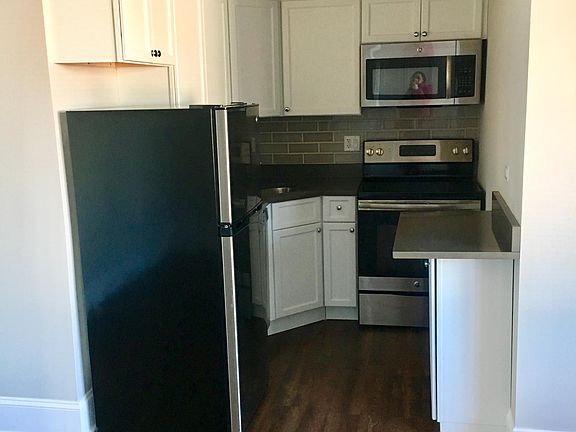 4th image of 815 W Lakeside Ave #6