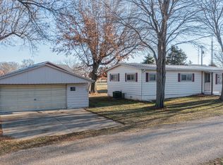411 S Davis St, Seatonville, IL 61359