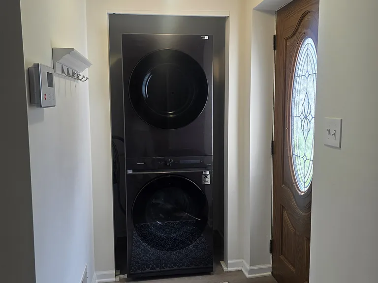 In Unit Washer/Dryer(Water included in rent)