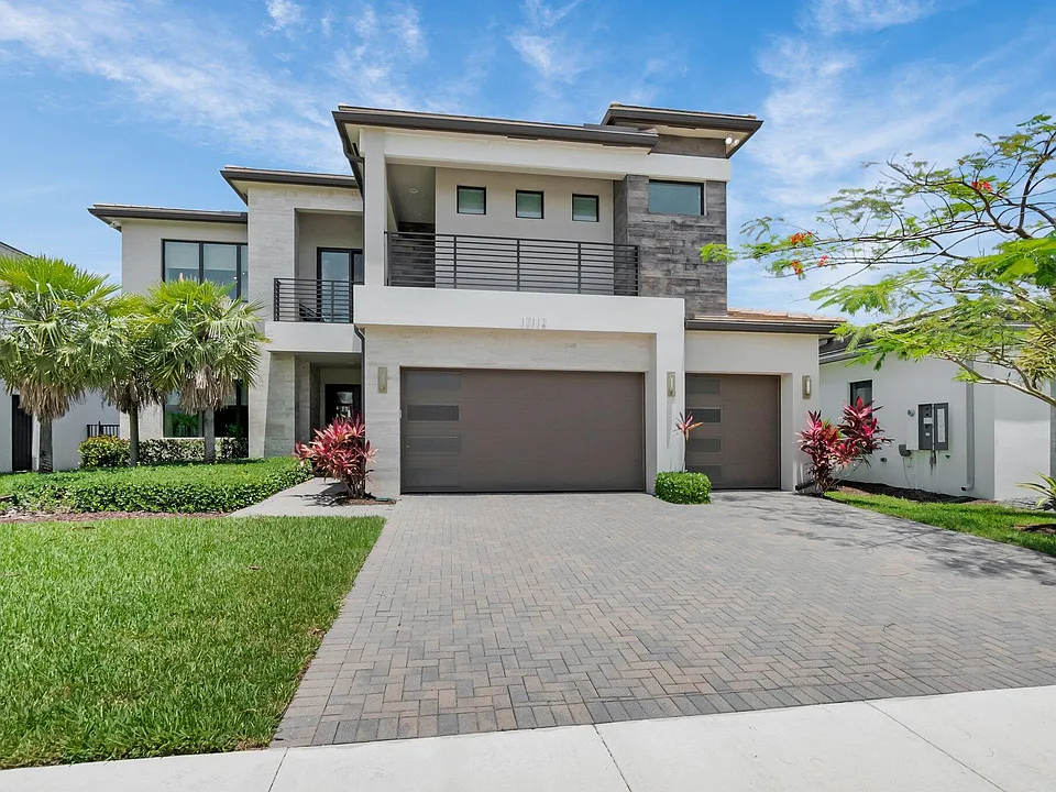 17112 Aquavera Way