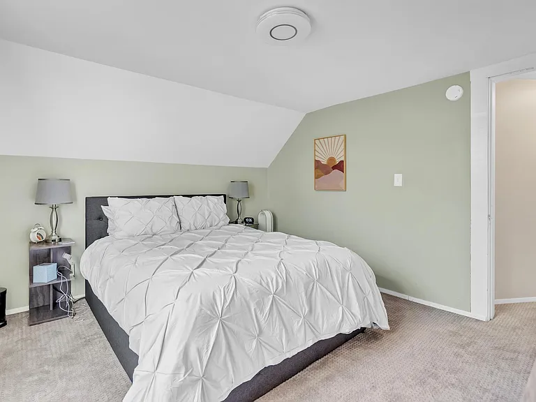 536 Bell St — Photo 16