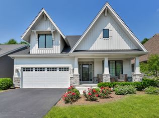 1N574 Golf View Ln, Winfield, IL 60190