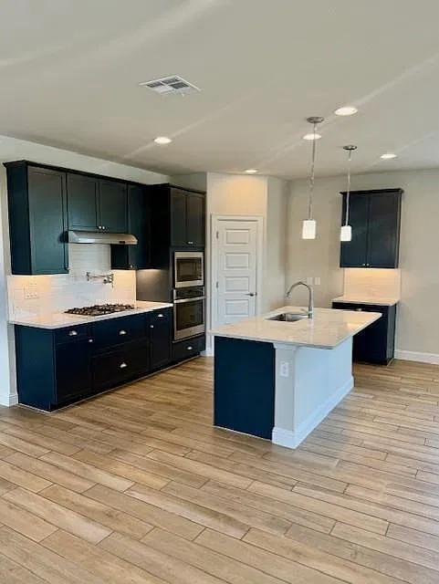 5 bed, 3.5 bath, 2676 sqft, $2,500 — Photo 2