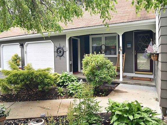 3rd image of 16 Kingswood Dr