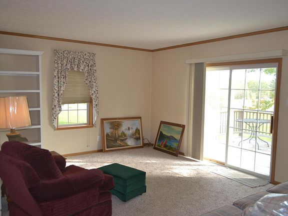 5th image of 15443 Green Ln