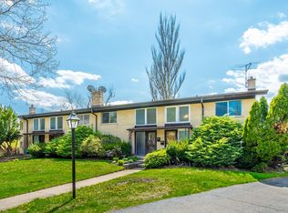 737 Hibbard Rd, Wilmette, IL 60091