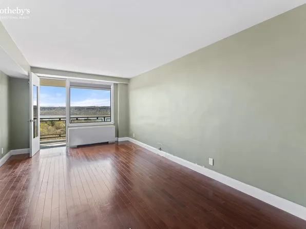 4705 Henry Hudson Parkway 15M image 2 of 16