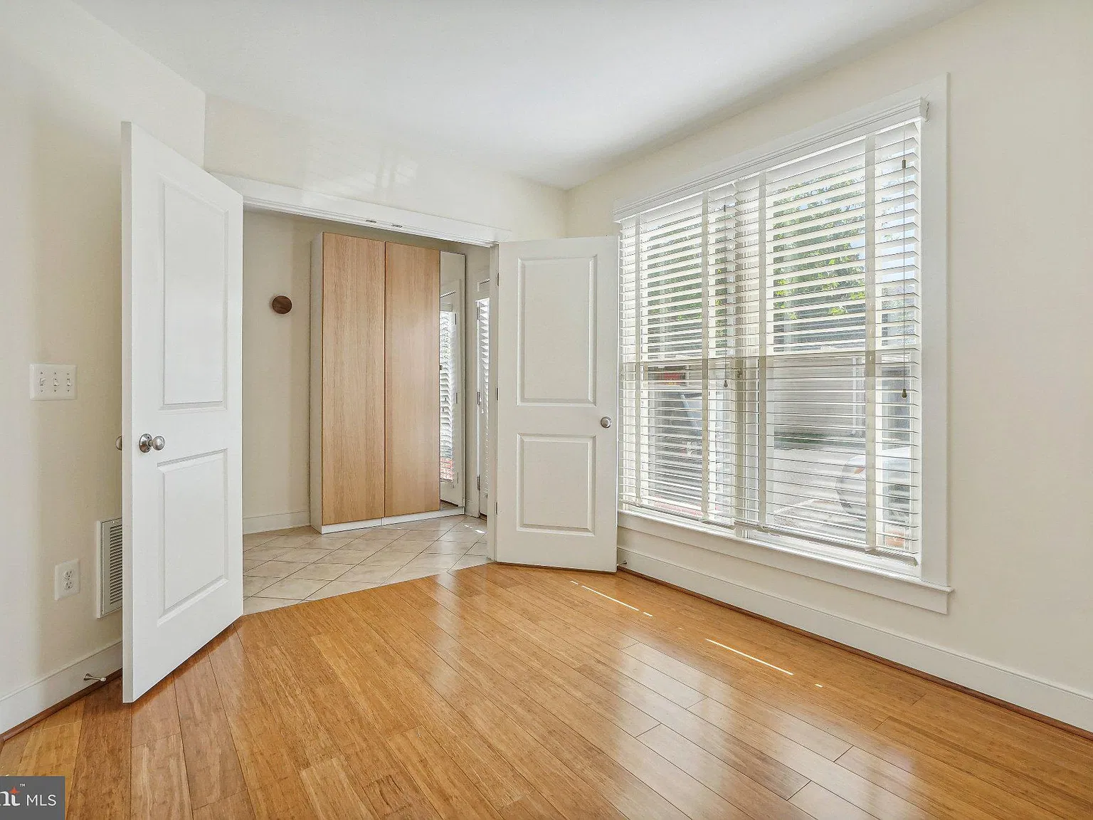 4 bed, 3.5 bath, 2101 sqft, $5,800 — Photo 4