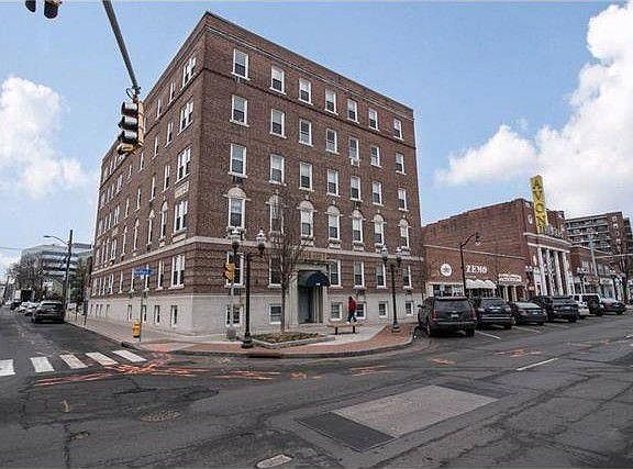 2nd image of 218 Bedford St APT 1F