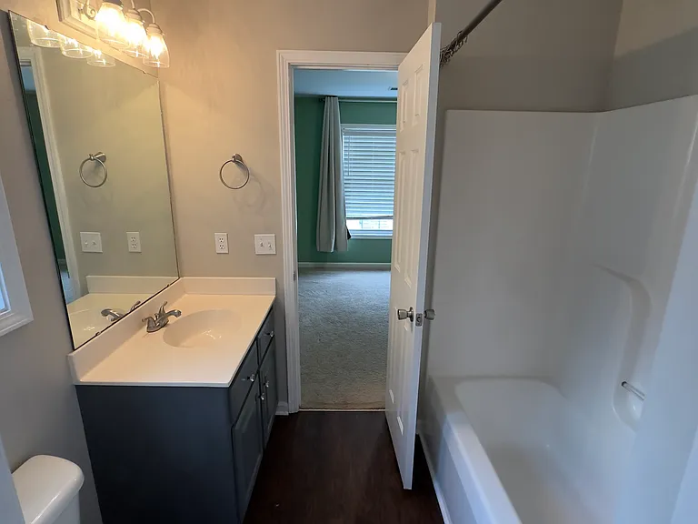 233 Montclaire Cir — Photo 9