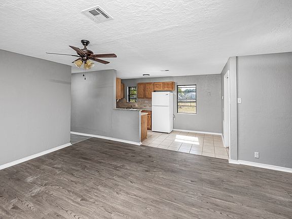 5th image of 816 NW 33rd St