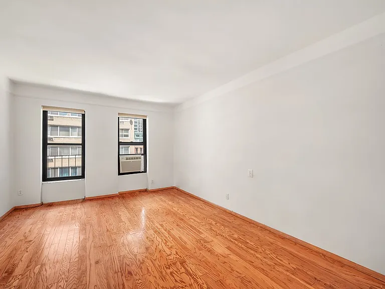 235 E 54th St #4B — Photo 1
