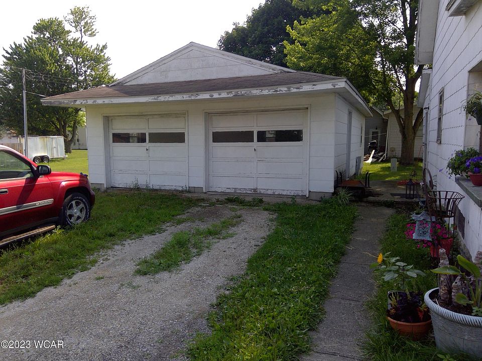 2nd image of 153 E Walnut St