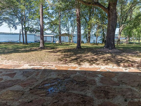 3rd image of 105 Pine Shore Ln