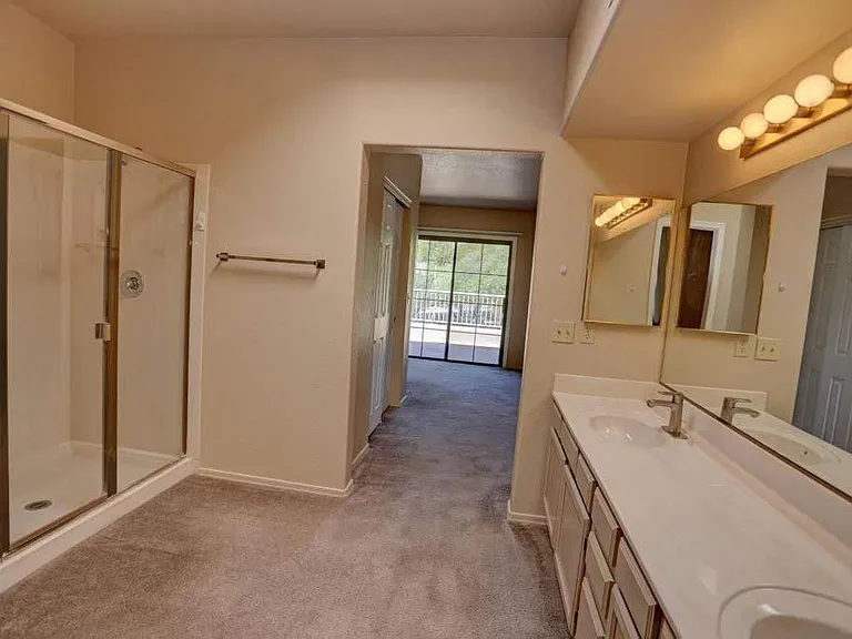 108 N Champagne Pl — Photo 21