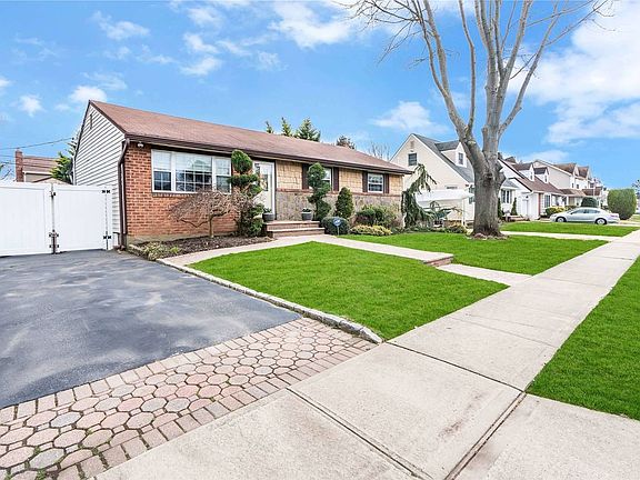 3rd image of 150 Morris Dr
