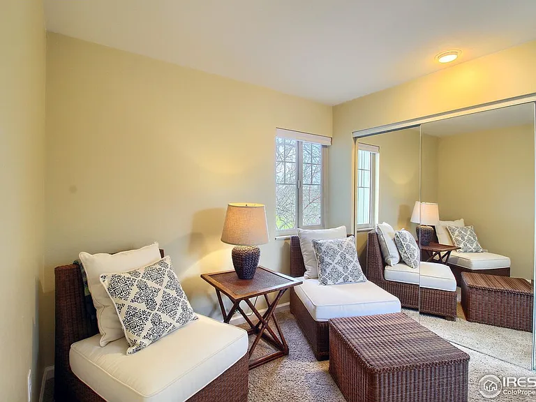 855 W Moorhead Cir — Photo 19