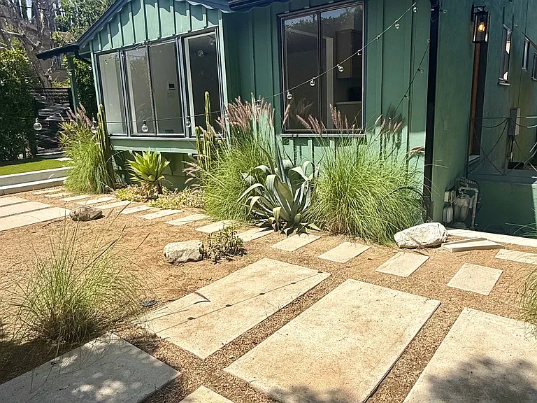 2229 Berkeley Ave — Photo 2