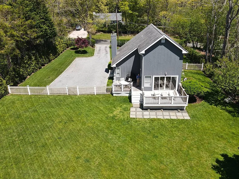200 Woodbine Dr — Photo 30