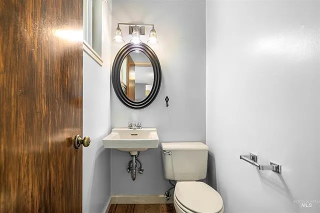 708 S Phillippi St — Photo 14