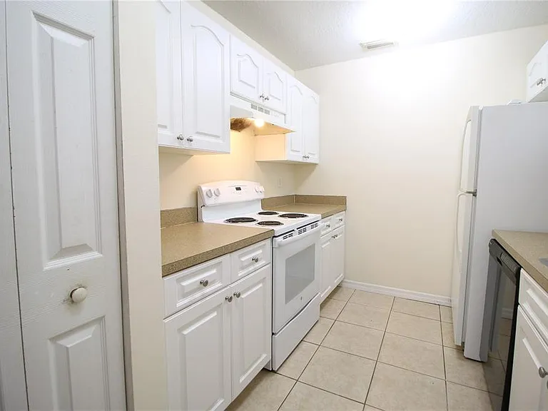 720 Newton Ave S — Photo 4