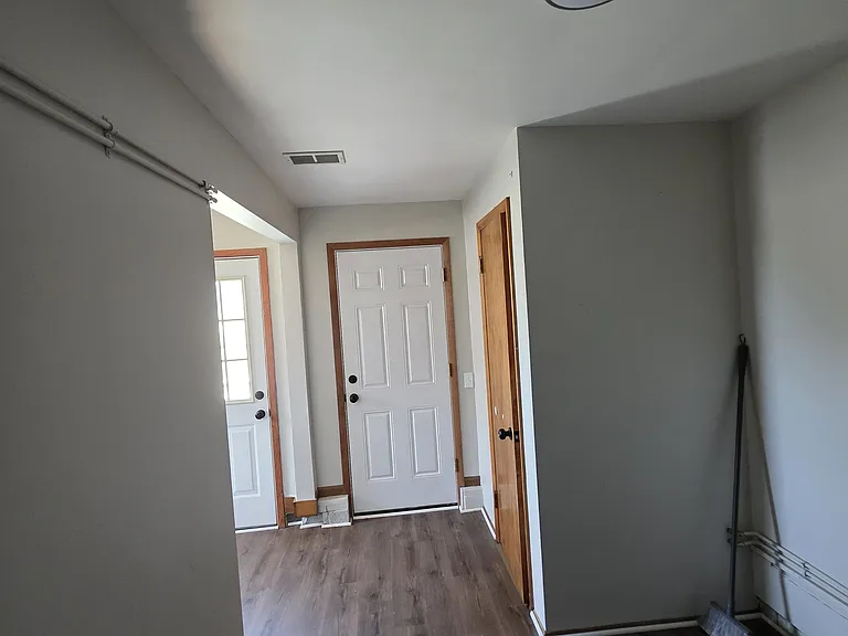 8996 Columbia Rd — Photo 5