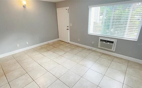 2nd image of 4133 Dolphin Dr