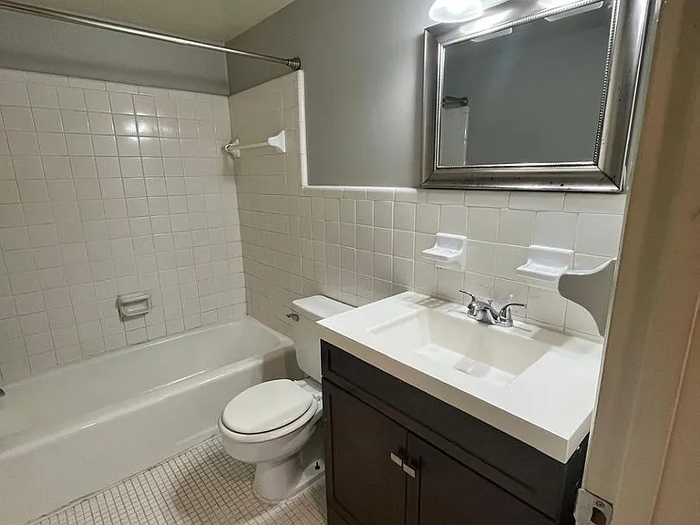 Huntingdon Apartments — Photo 9