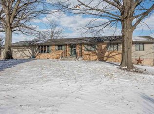 1896 Sunset Dr NE, Solon, IA 52333