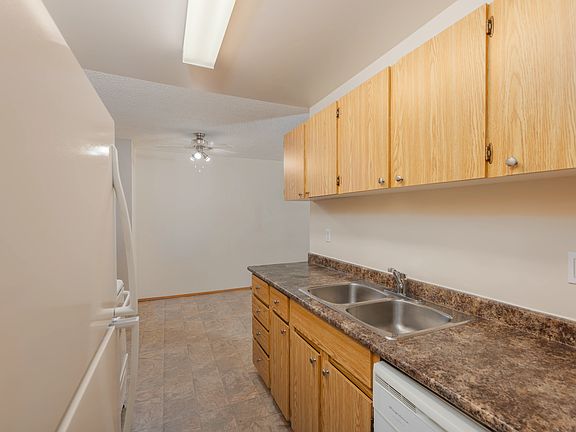 4th image of 35 Homestead Cres NW #122