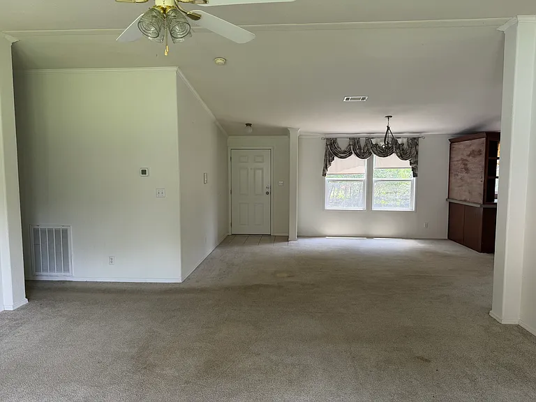 200 Texas Oak Dr — Photo 3