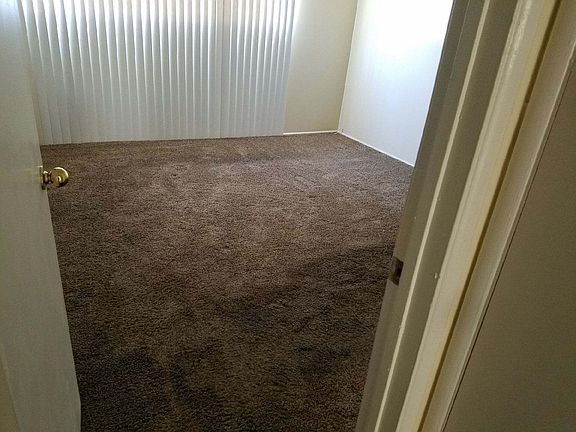 5th image of 303 Beaumont St