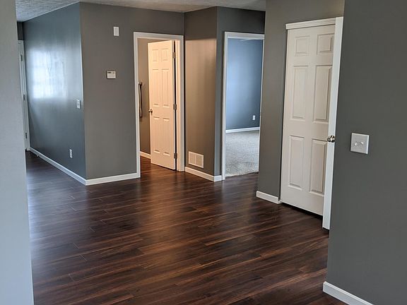 2nd image of 137 11th St NE #137