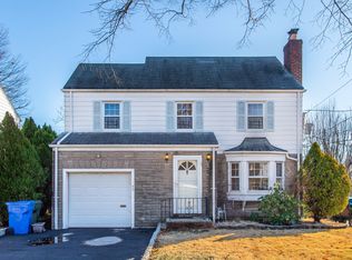 93 Elycroft Pkwy, Rutherford, NJ 07070