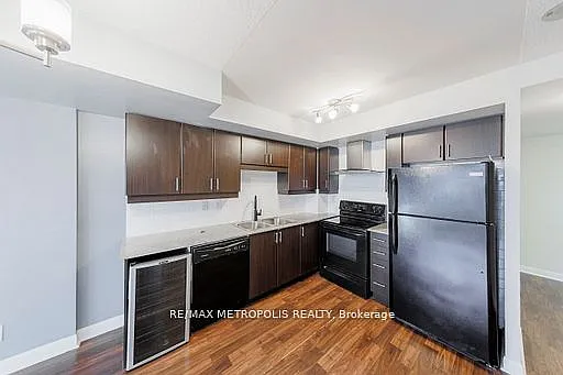 190 Borough Dr #611 — Photo 4