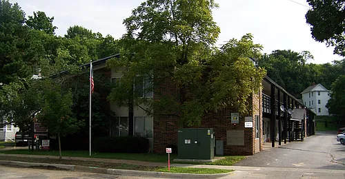 Ellis Apartments Photo 1