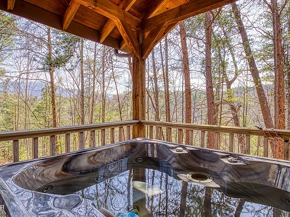 5th image of 2752 Blue Springs Way