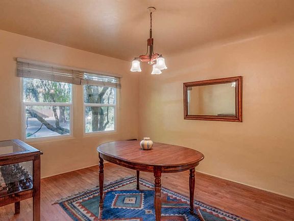 5th image of 328 E Sussex Way