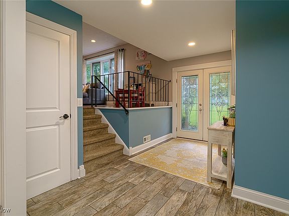 2nd image of 9132 Meadow Ln